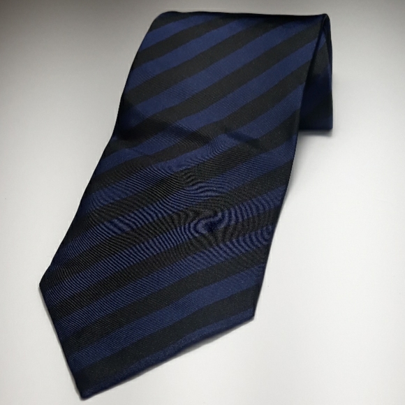Giorgio Armani navy and black striped silk tie - Picture 2 of 4